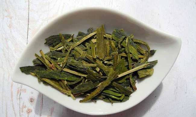 chá-verde Alimentos que ajudam a emagrecer